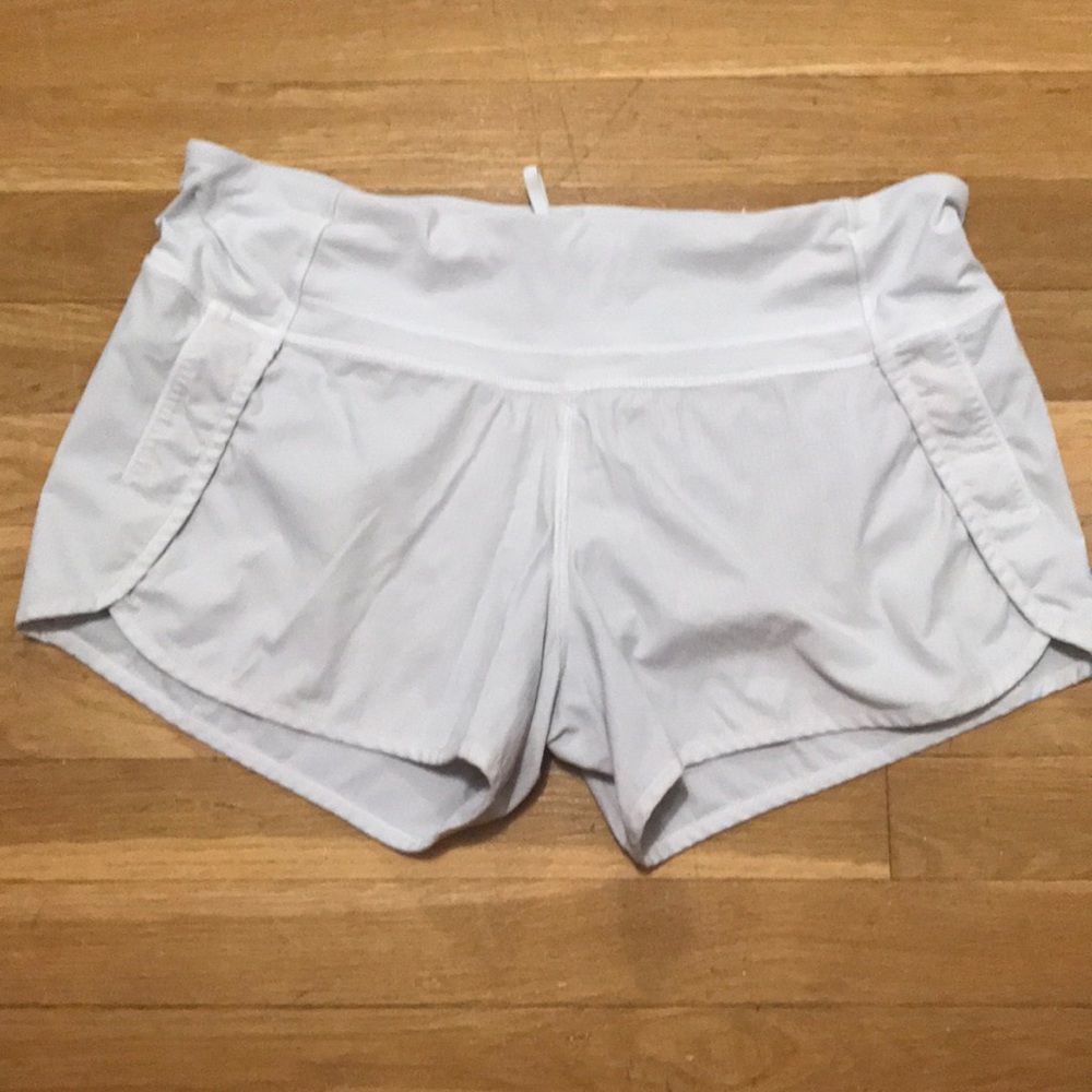 Lululemon size 6 white shorts